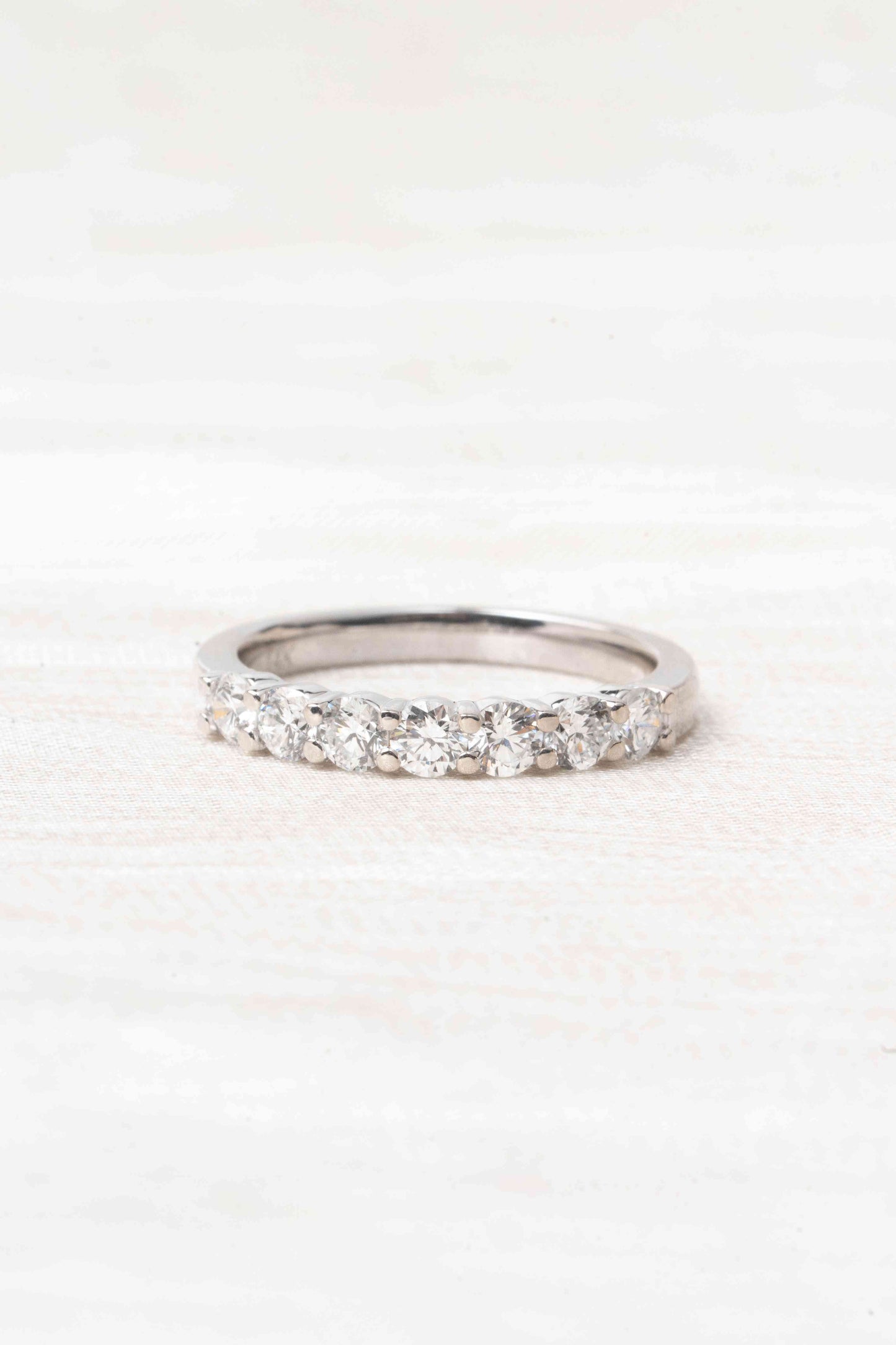 14k White Gold 7-Stone Round Created Diamond Wedding Band