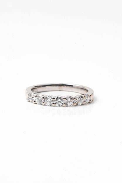 14k White Gold 7-Stone Round Created Diamond Wedding Band