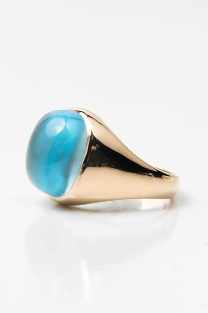 18k Yellow Gold Blue Topaz Cabochon Ring